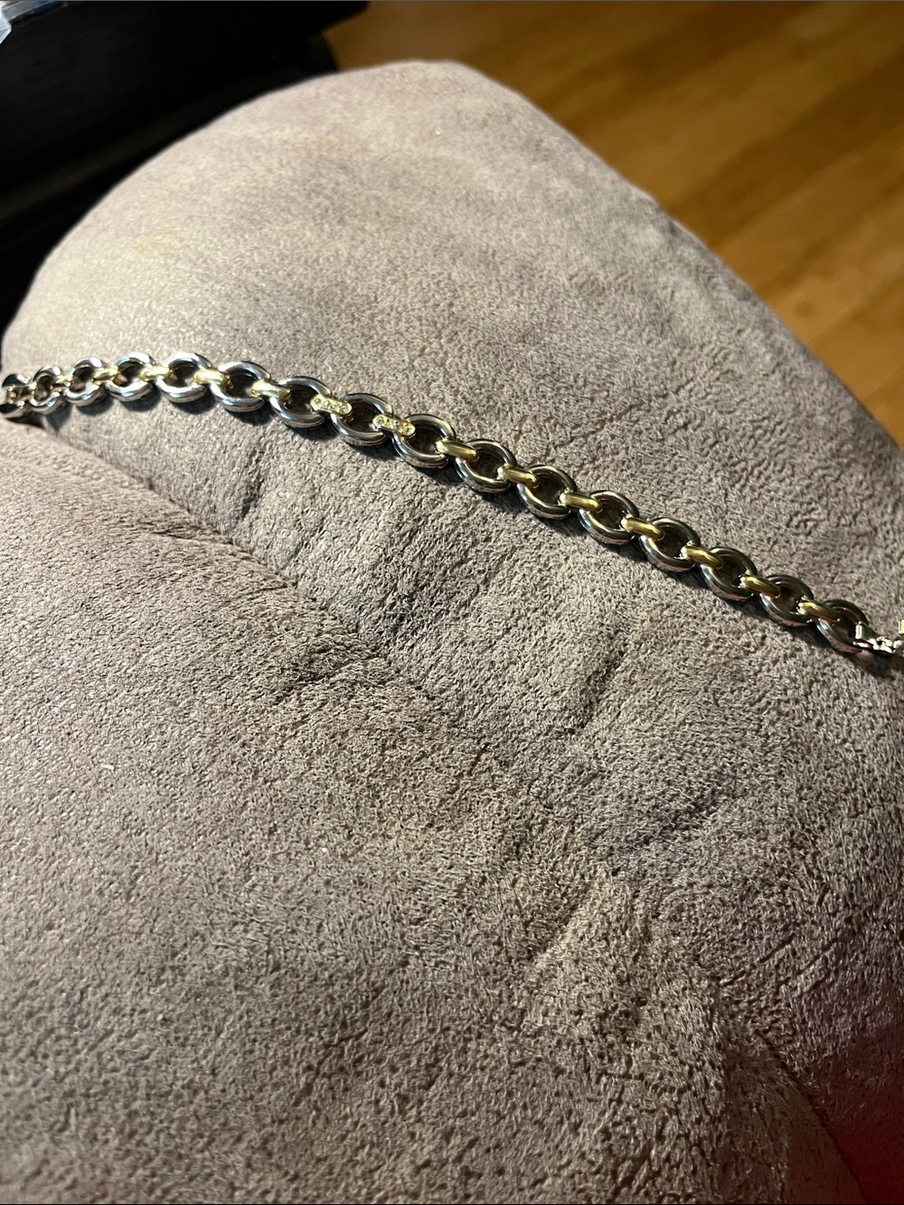 Gold Tone Chunky Chain bracelet 1881